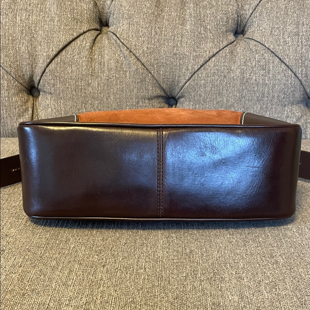 Dooney & Bourke Vintage 1975 Tan and Brown Leather Shoulder Bag - Picture 5 of 7